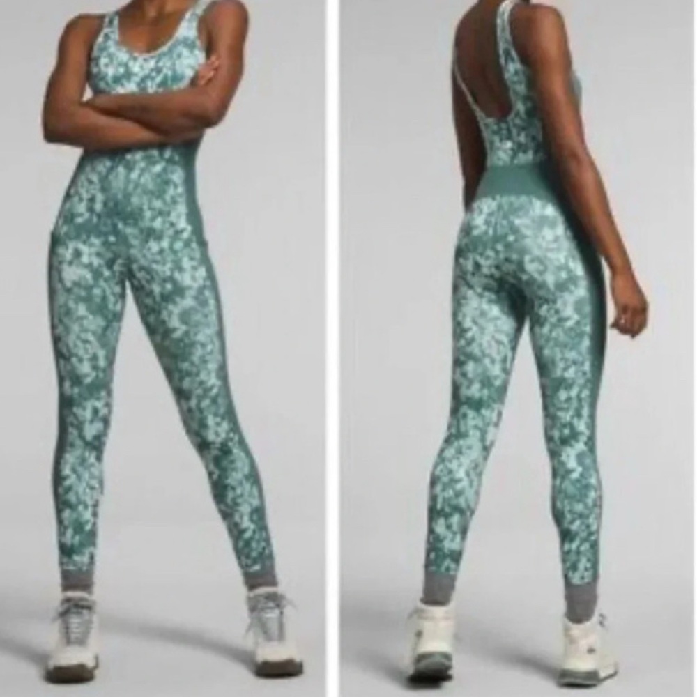Look and Feel Good in The North Face Green&White Track Wellness One-piece Outfit